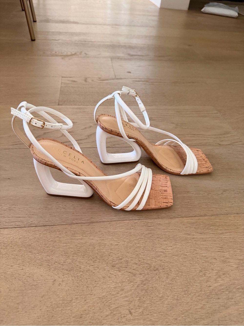 NWOT Cecelia Sandals Sz 8.5 - Picture 3 of 3